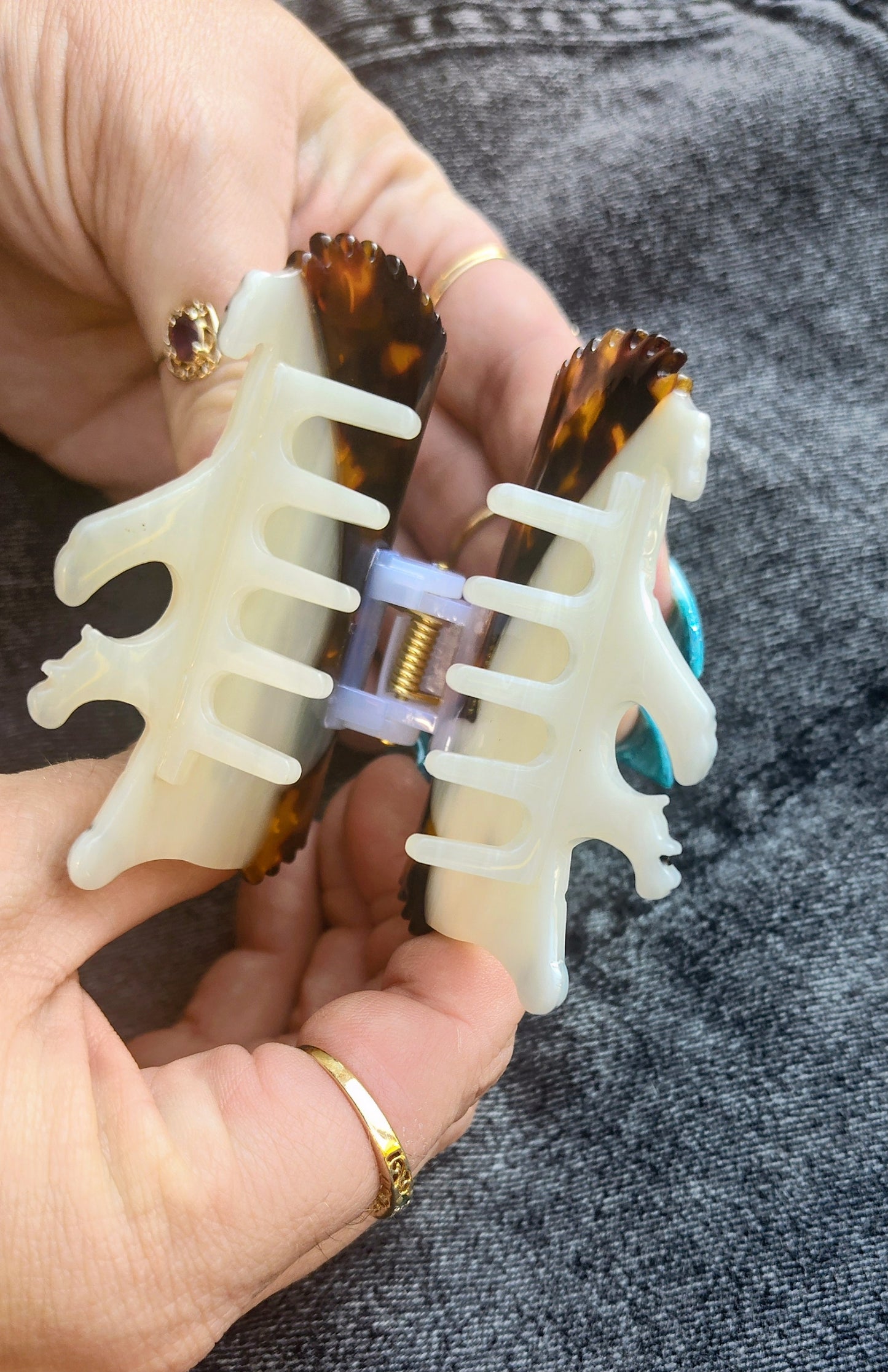 Unique porcupine hairclips glow in the dark